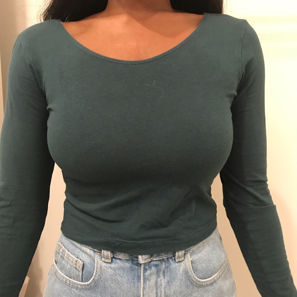 Stretchy long sleeve crop top